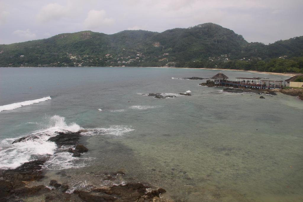 Surfers Cove Apartments Bel Ombre Luaran gambar