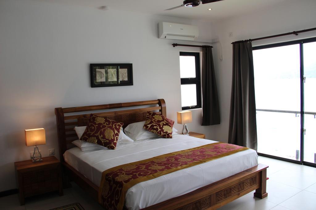 Surfers Cove Apartments Bel Ombre Luaran gambar
