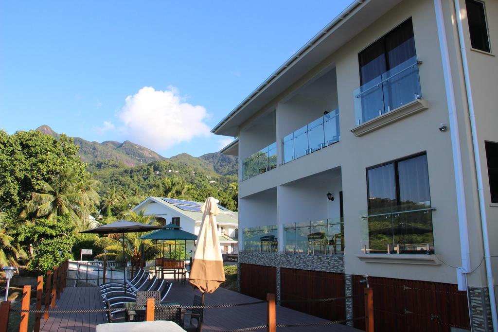 Surfers Cove Apartments Bel Ombre Luaran gambar