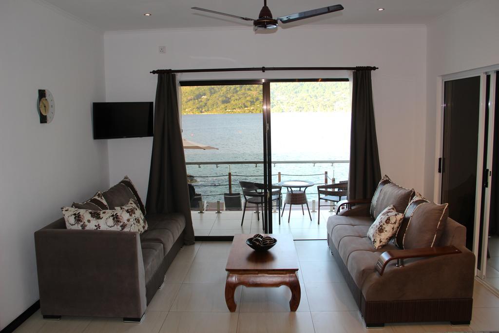 Surfers Cove Apartments Bel Ombre Luaran gambar
